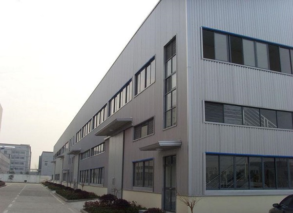 鋼結構廠房施工遇到特殊天氣，這4個問題要注意